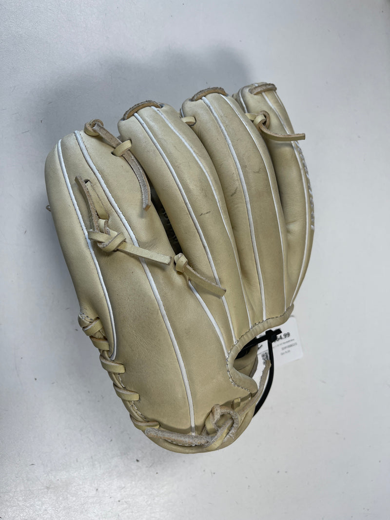 Load image into Gallery viewer, Used Marucci Ascension Series 11.75&quot; RHT Baseball Glove
