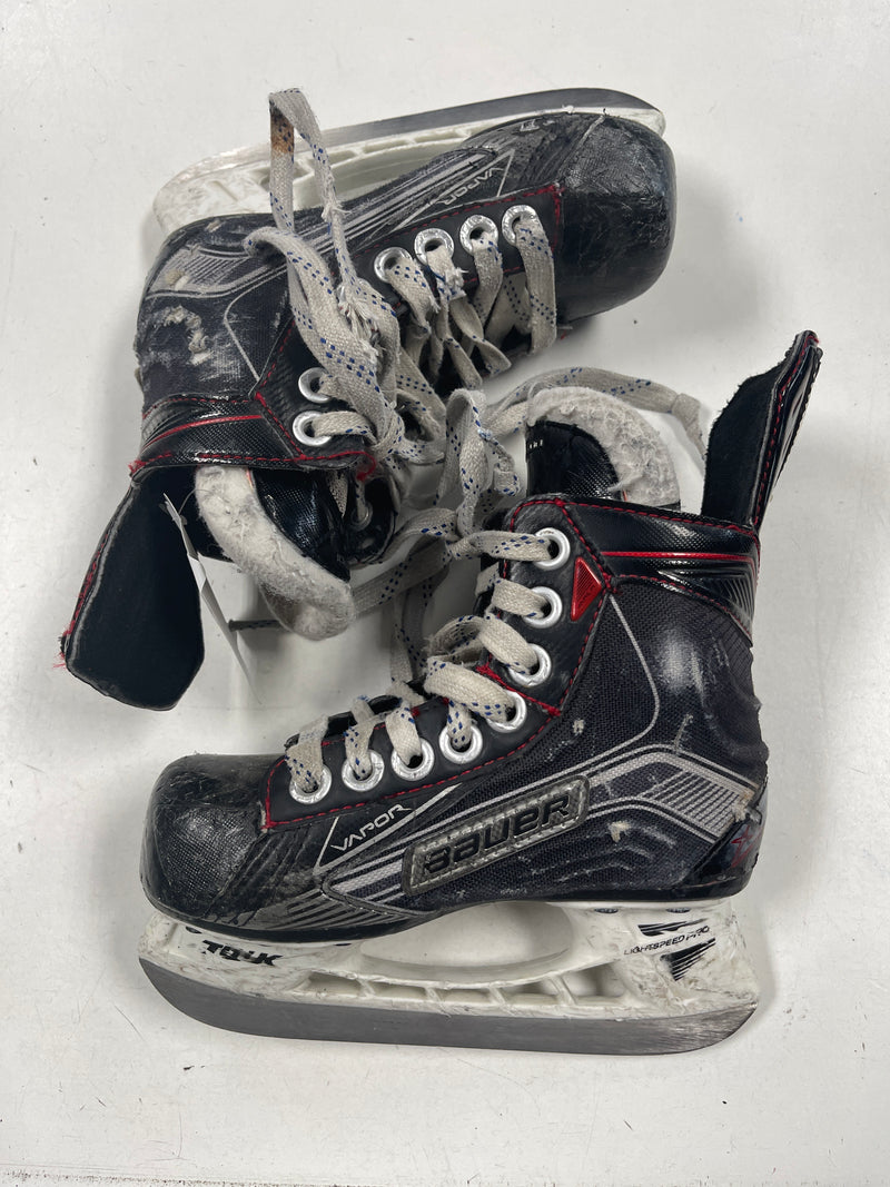 Load image into Gallery viewer, Used Bauer Vapor Yth. Size 10 Ice Hockey Skates
