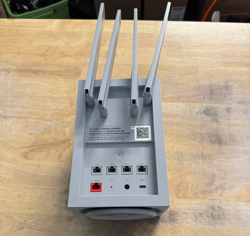 Load image into Gallery viewer, Lightly Used Verizon Business Internet Gateway
