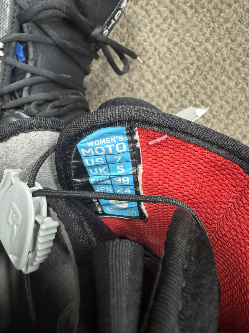 Load image into Gallery viewer, Used Burton Moto Snowboard Boots
