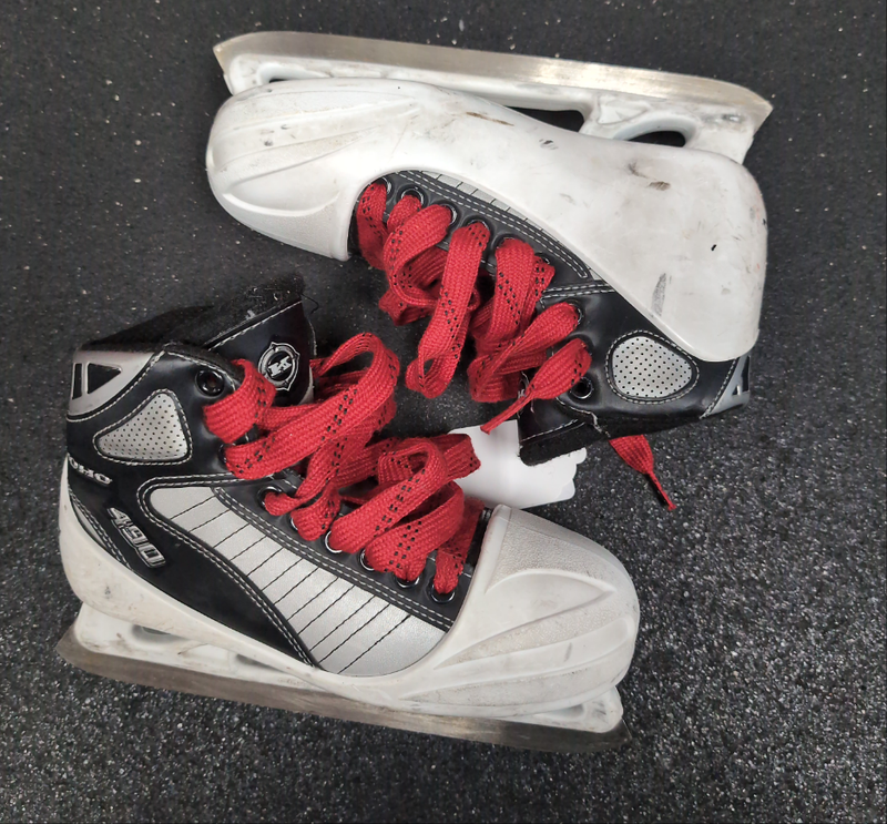 Load image into Gallery viewer, Used Koho 490 Size 4D Junior Hockey Goalie Skates
