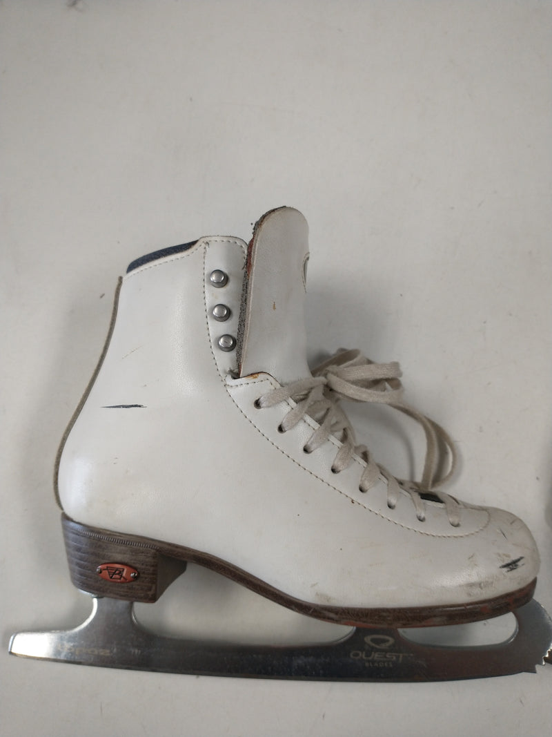 Load image into Gallery viewer, Used Riedell 33 Med Size 2.5 Figure Skates
