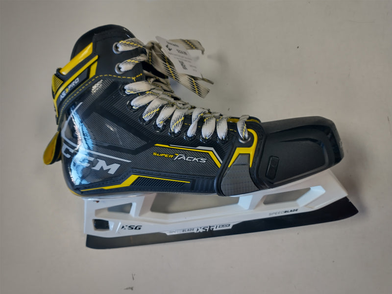 Load image into Gallery viewer, Slightly Used CCM Super Tacks AS3 Pro Sr. Size 10.5 D Goalie Skates
