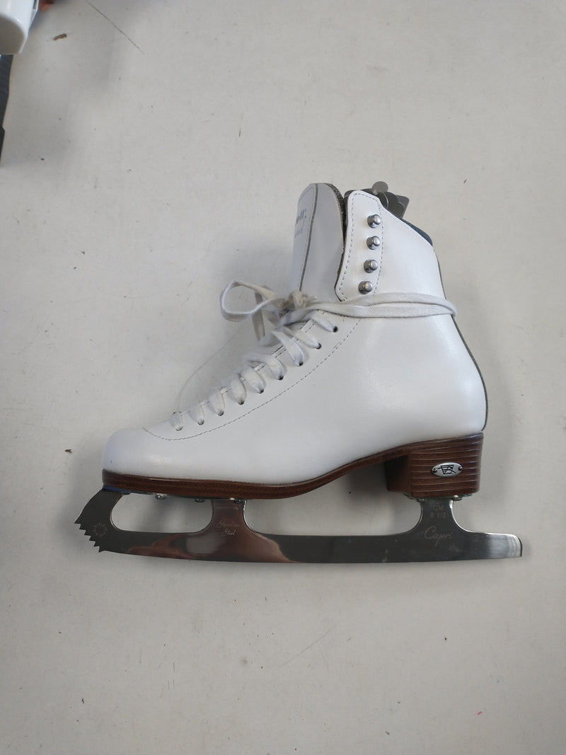 Load image into Gallery viewer, Barely Used Riedell Diamond Size 5 Figure Skates
