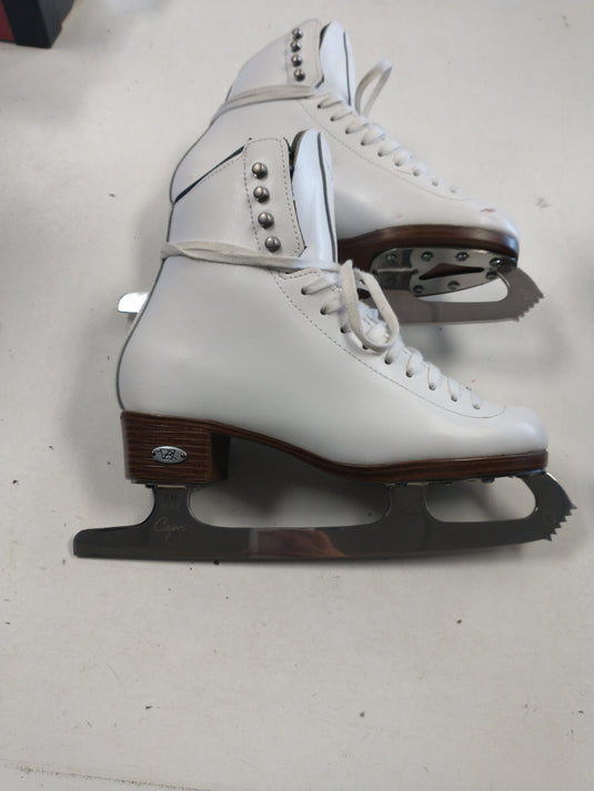 Barely Used Riedell Diamond Size 5 Figure Skates