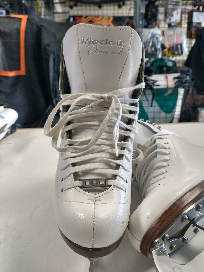 Load image into Gallery viewer, Barely Used Riedell Diamond Size 5 Figure Skates
