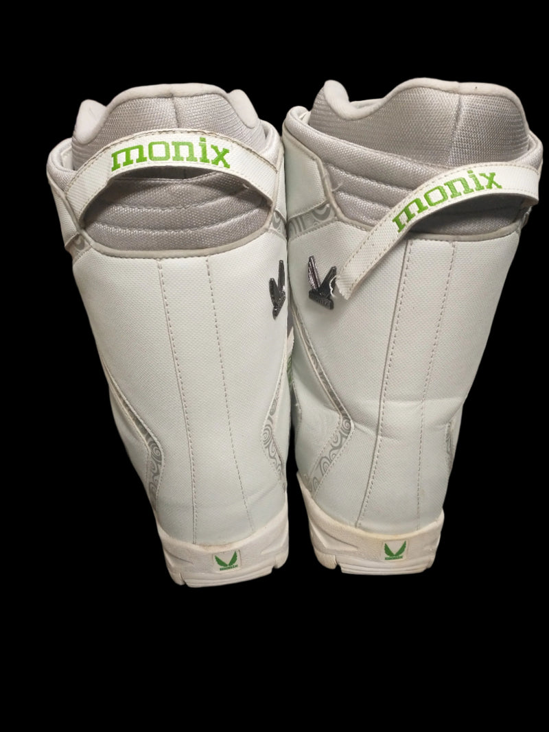 Load image into Gallery viewer, Used Monix Women Size 9 Snow Boots
