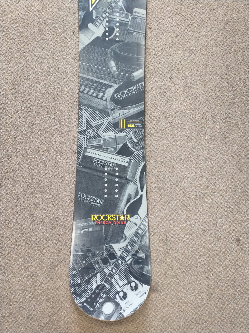 Load image into Gallery viewer, New Rockstar Snowboard 156 no bindings
