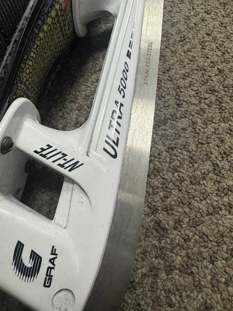 Load image into Gallery viewer, Lightly Used Graf 935s Ultra Hockey Skates
