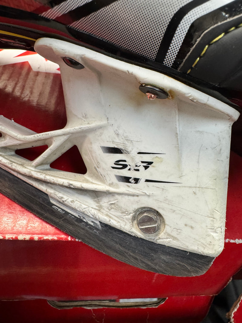 Load image into Gallery viewer, CCM Tacks 9060 Hockey Skates
