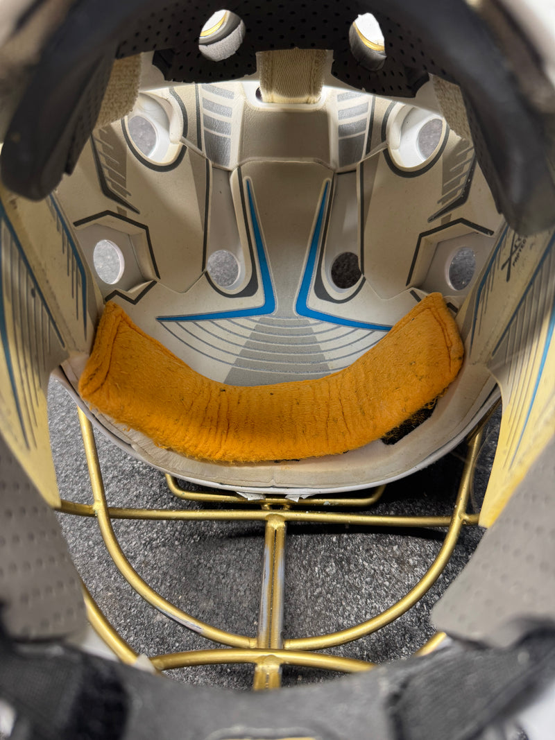 Load image into Gallery viewer, Used Bauer 950 Large Hockey Goalie Mask
