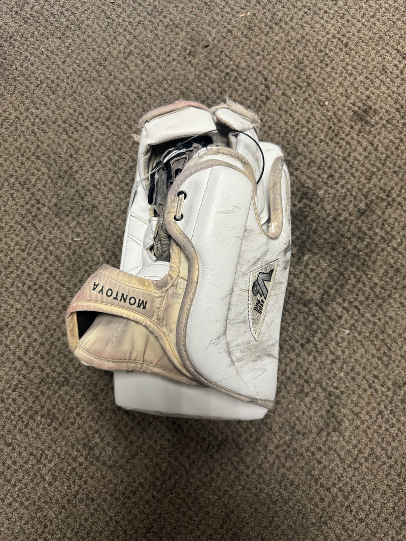 Load image into Gallery viewer, Used Vaughn V6 2200 Pro Sr. Goalie Blocker
