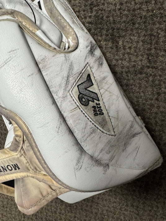 Used Vaughn V6 2200 Pro Sr. Goalie Blocker