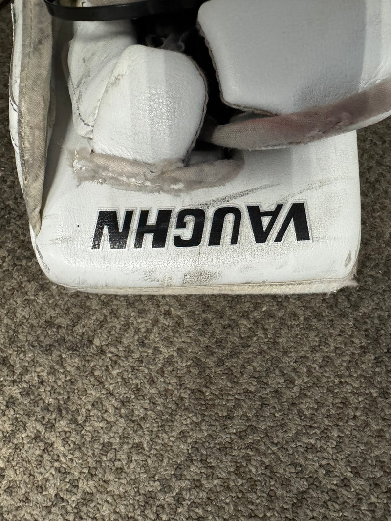 Load image into Gallery viewer, Used Vaughn V6 2200 Pro Sr. Goalie Blocker
