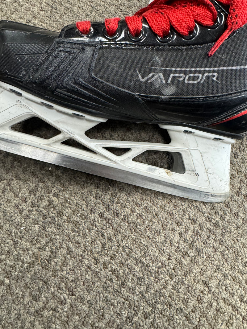 Load image into Gallery viewer, Lightly Used Bauer Vapor X700 Goalie Skates
