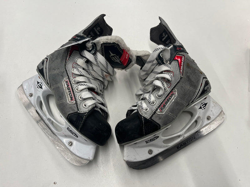 Load image into Gallery viewer, Used Easton Stealth S9 Hyperlight Hockey Skates Size 2.0 D
