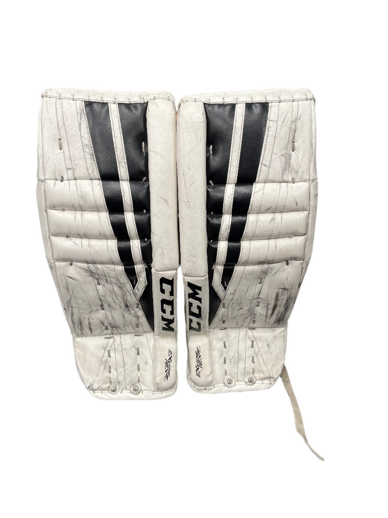 Load image into Gallery viewer, Used CCM Extreme Flex 760 Goalie Leg Pads 24&quot;+1
