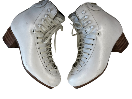 Used Jackson 5300 Figure Skate Boots Size 5.5