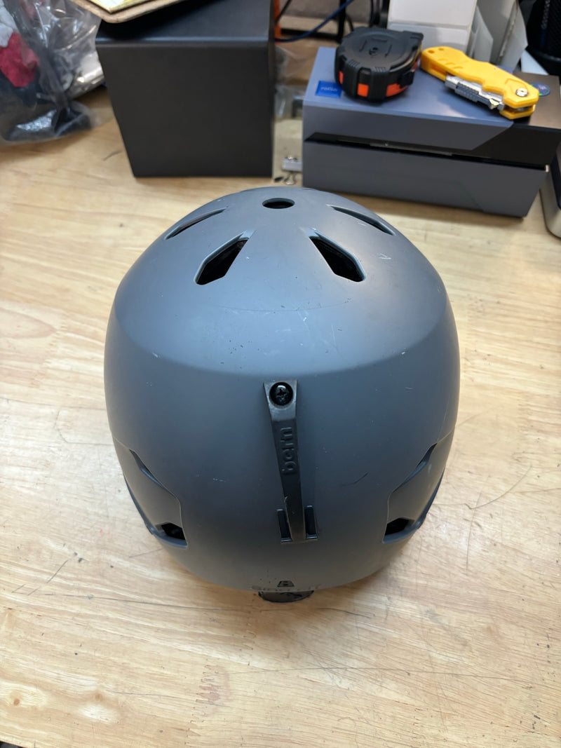 Load image into Gallery viewer, Used Bern Adult Small Grey Ski Helmet
