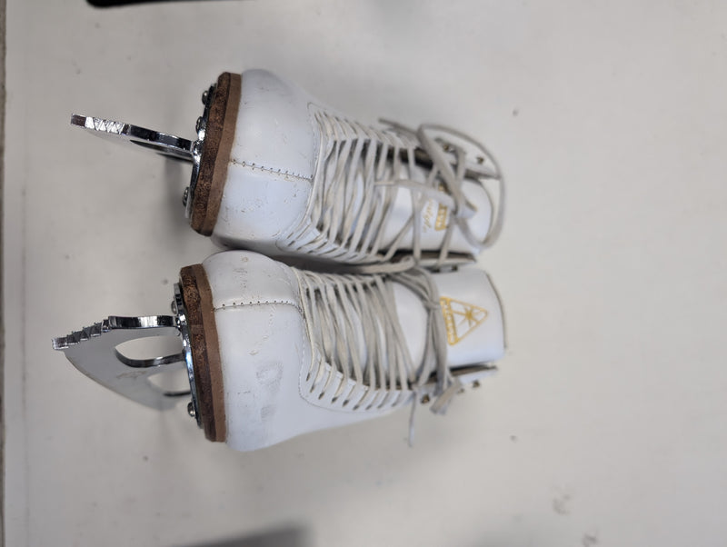 Load image into Gallery viewer, Used Jackson Freestyle Size 5 C Figure Skates
