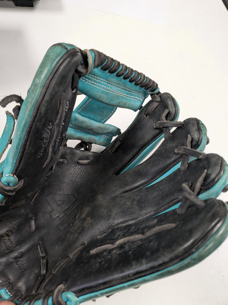 Load image into Gallery viewer, Used 44 Pro Signature Series 11.25&quot; Baseball Glove
