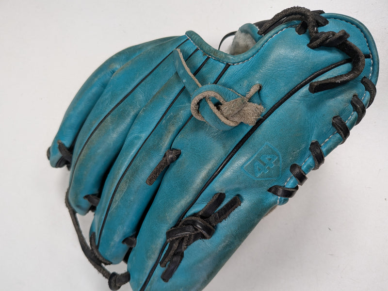 Load image into Gallery viewer, Used 44 Pro Signature Series 11.25&quot; Baseball Glove
