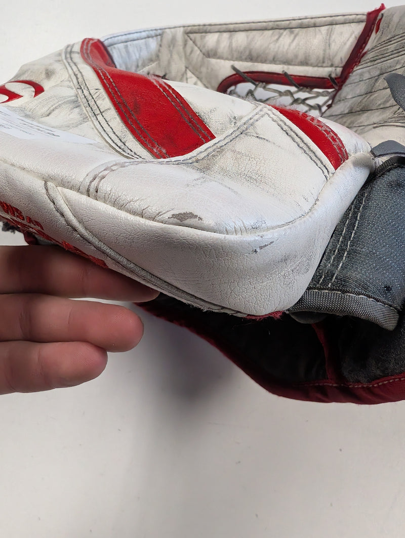 Load image into Gallery viewer, Used Warrior G4 Pro Intermediate Hockey Goalie Glove
