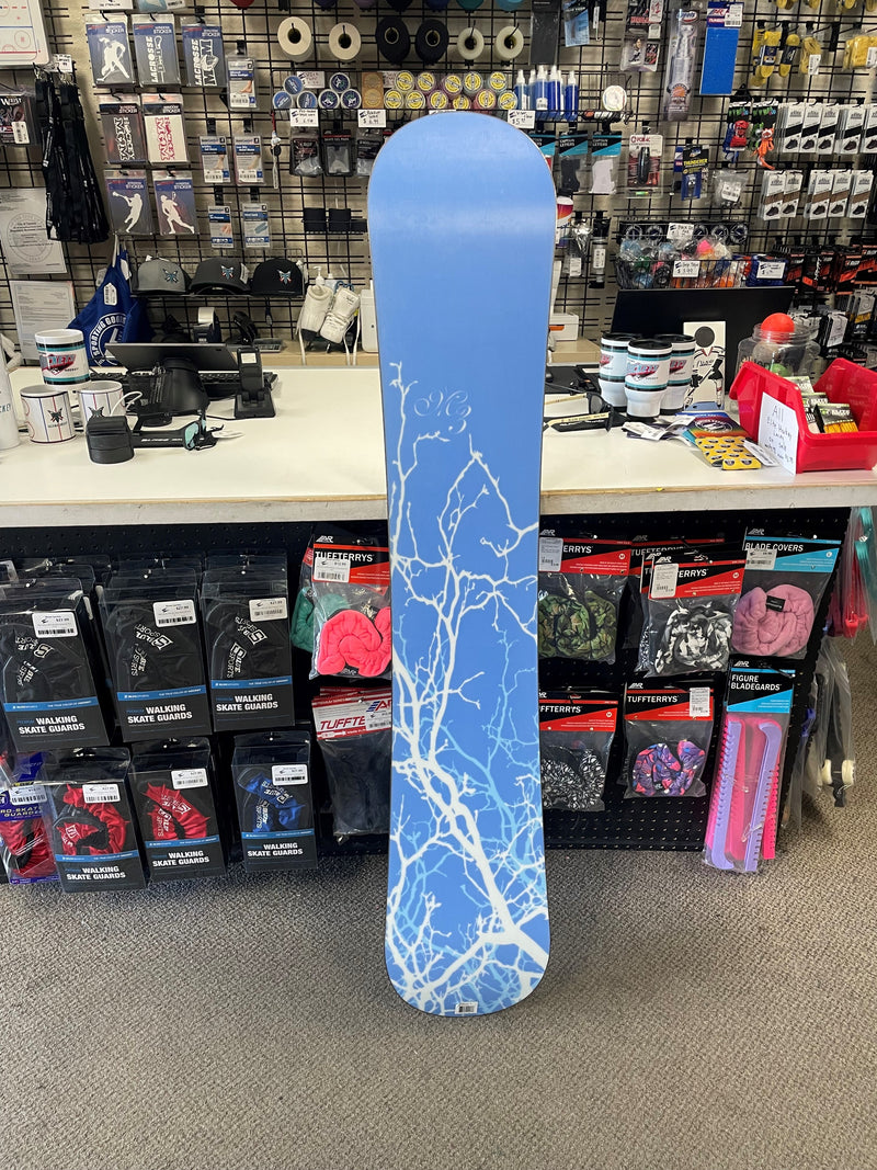 Load image into Gallery viewer, Used Millenium Three Escape Snowboard 155
