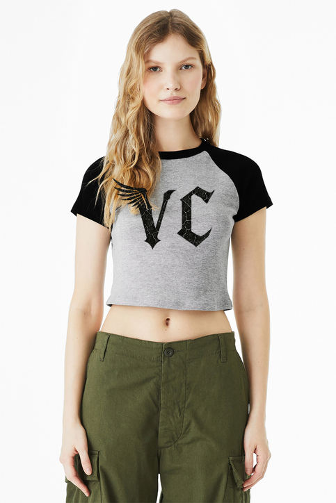Load image into Gallery viewer, Vulture Culture Women's Raglan Cropped T-Shirt
