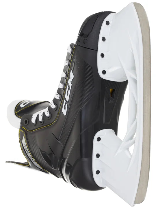 Load image into Gallery viewer, CCM Tacks AS550 Junior Hockey Skates
