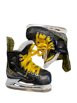 Used Bauer Vapor 3X Youth Size 12D Hockey Skates