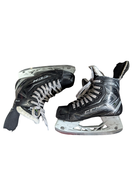Used CCM Ribcor 64K Size 2D Junior Hockey Skates