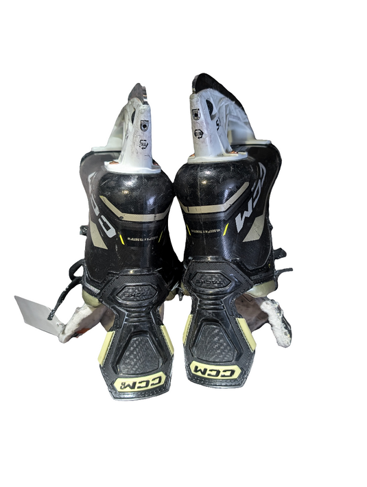 Used CCM Tacks AS-V Size 2.5 Junior Hockey Skates