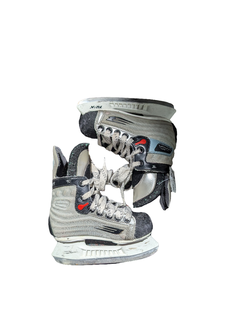 Load image into Gallery viewer, Used Bauer Vapor V Youth Size 10D Hockey Skates
