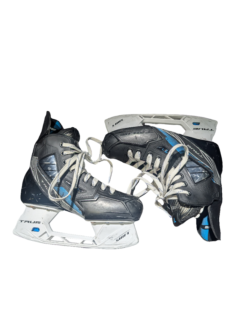 Load image into Gallery viewer, Used True TF7 Size 4.5R Junior Hockey Skates
