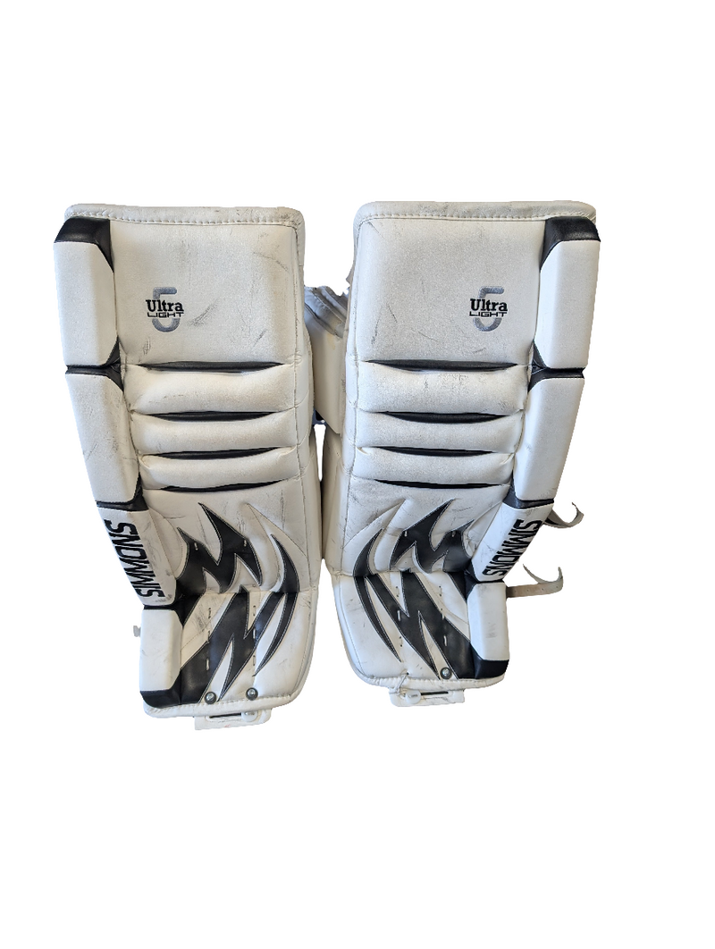 Load image into Gallery viewer, Used Simmons Ultra Light 5 32+2&quot; Senior Hockey Goalie Pads
