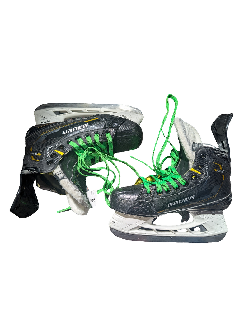 Load image into Gallery viewer, Used Bauer Supreme M5 Pro Size 3.5D Junior Hockey Skates
