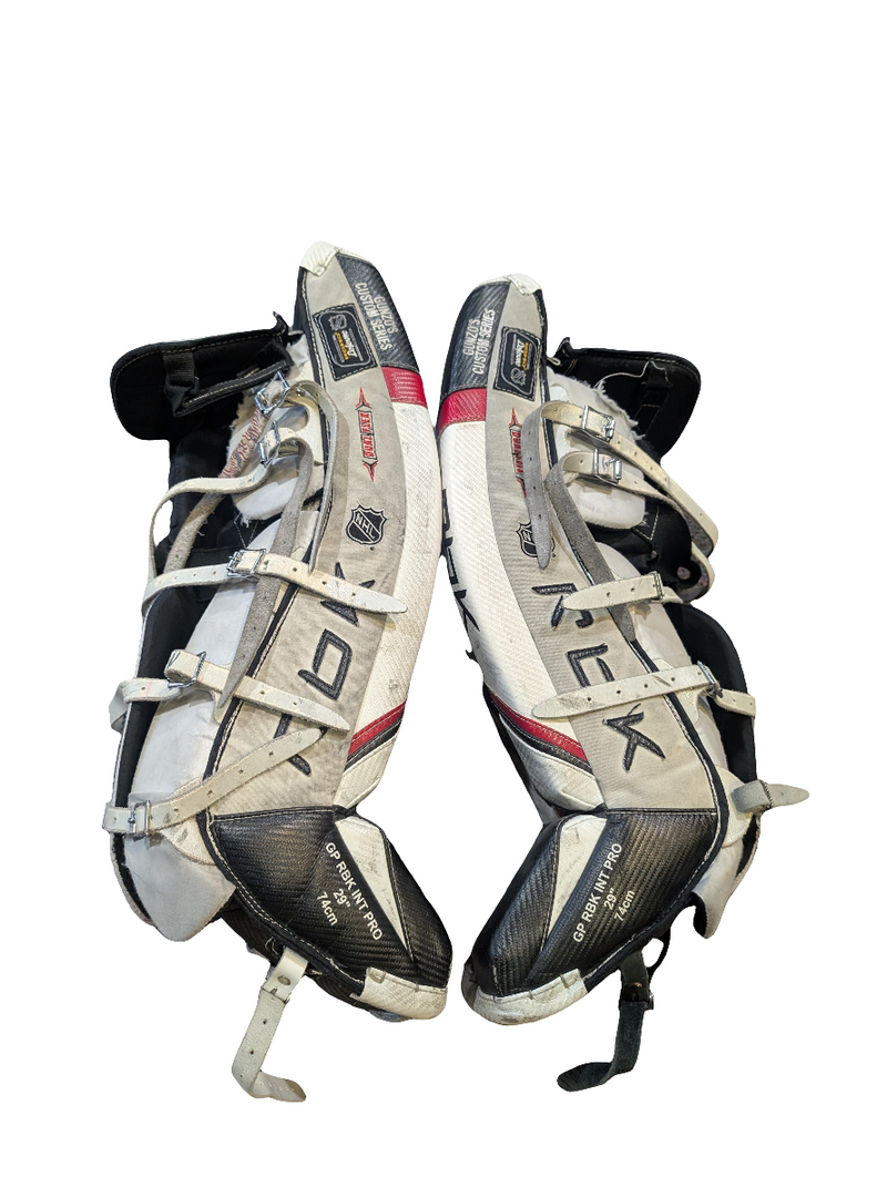 Load image into Gallery viewer, Reebok Premier Series Intermediate 29&quot; 74cm Used Goalie Pads
