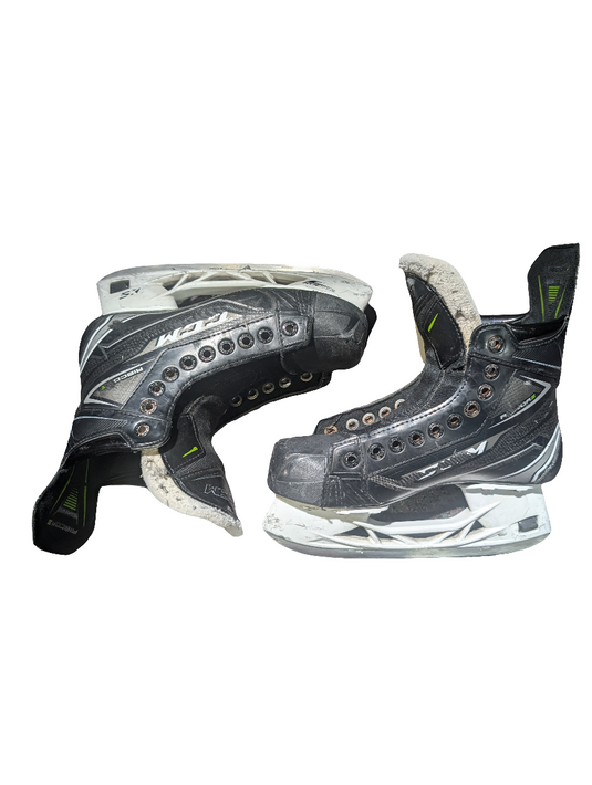 Used CCM Ribcor 76K Size 4.5EE Junior Hockey Skates