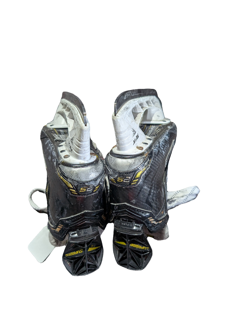 Load image into Gallery viewer, Used Bauer Supreme 2S Pro Intermediate Size 5D Hockey Skates
