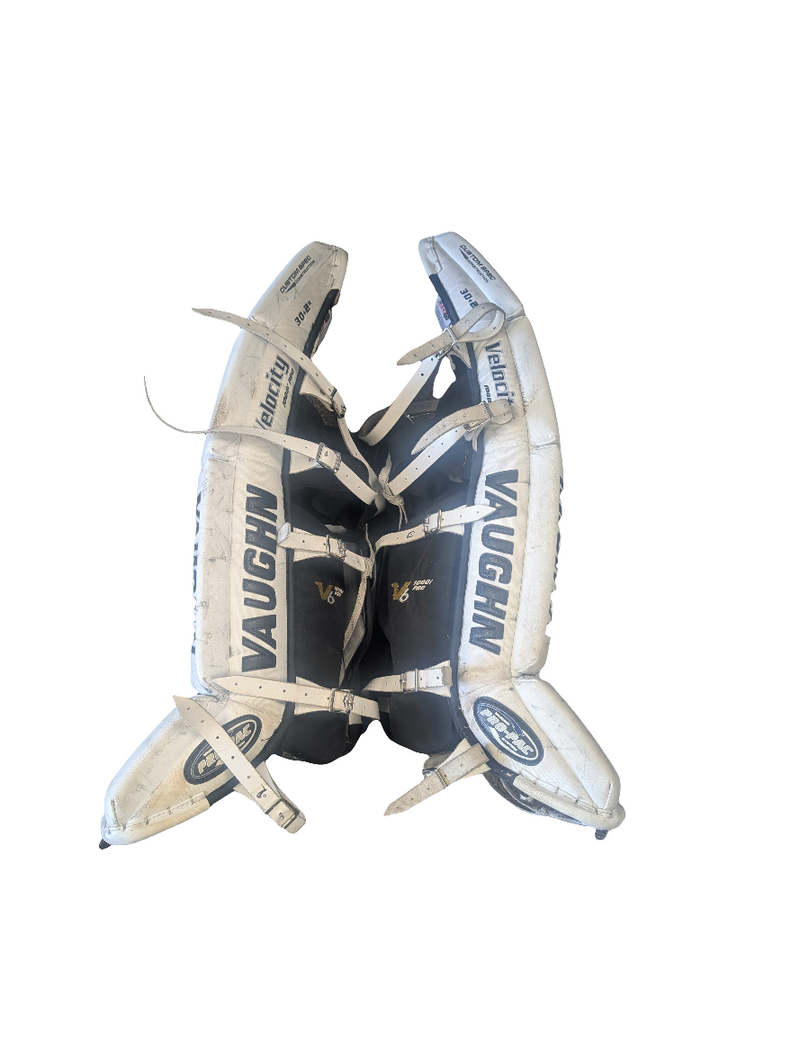 Load image into Gallery viewer, Used Vaughn Velocity V6 1000I Pro 30+2&quot; INT. Hockey Goalie Pads
