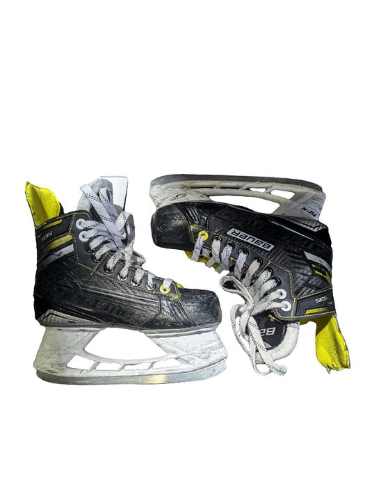 Used Bauer Supreme S35 Size 2.5D Junior Hockey Skates