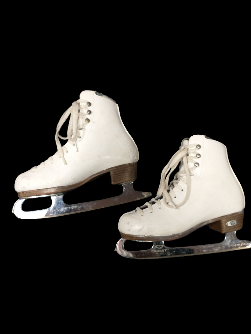 Load image into Gallery viewer, Used Riedell figure skates 3.5
