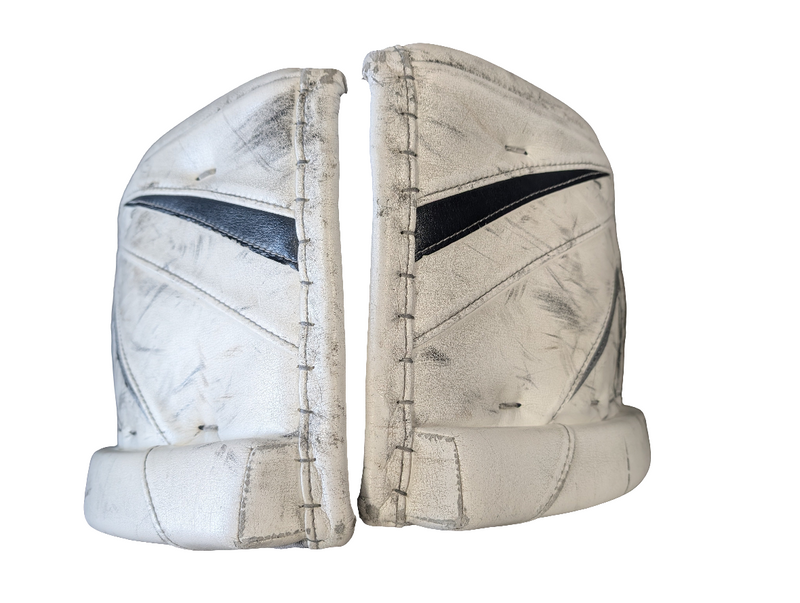 Load image into Gallery viewer, Used Reebok Premier II 34+1&quot; Senior Hockey Goalie Pads
