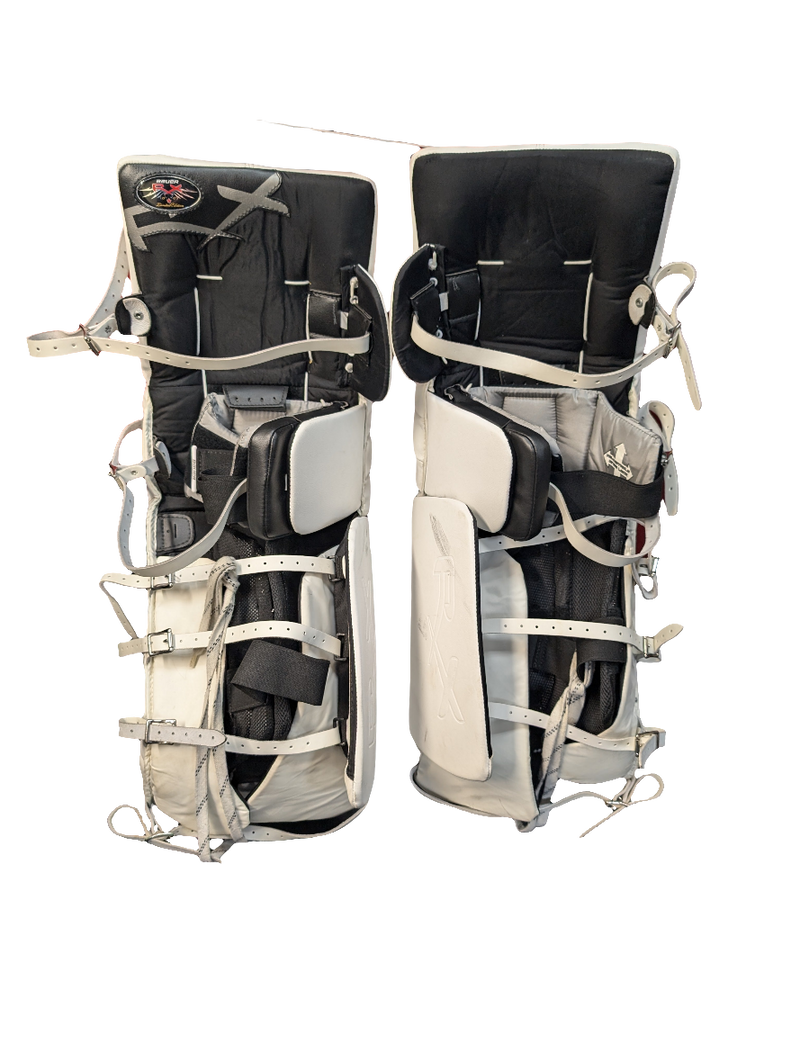 Load image into Gallery viewer, Bauer Rx8 Limited edition White Sr Goalie Leg pads 37+1
