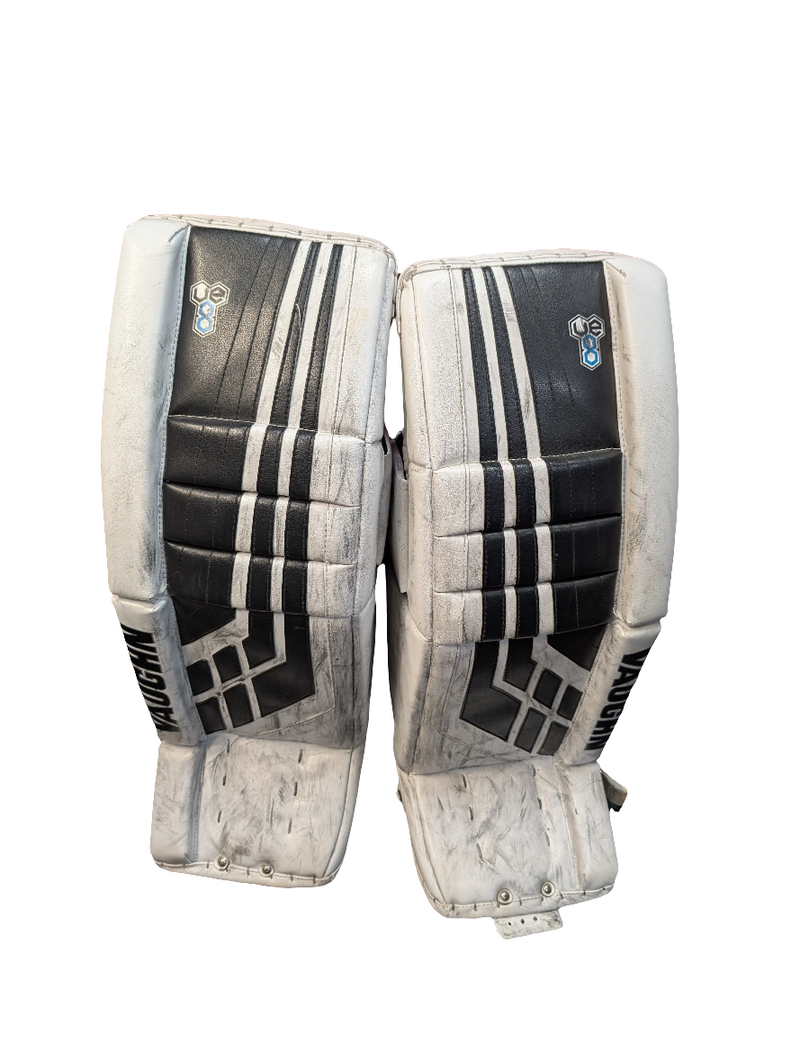 Load image into Gallery viewer, Used Vaughn Velocity VE8 31+2&quot; Intermediate Hockey Goalie Leg Pads
