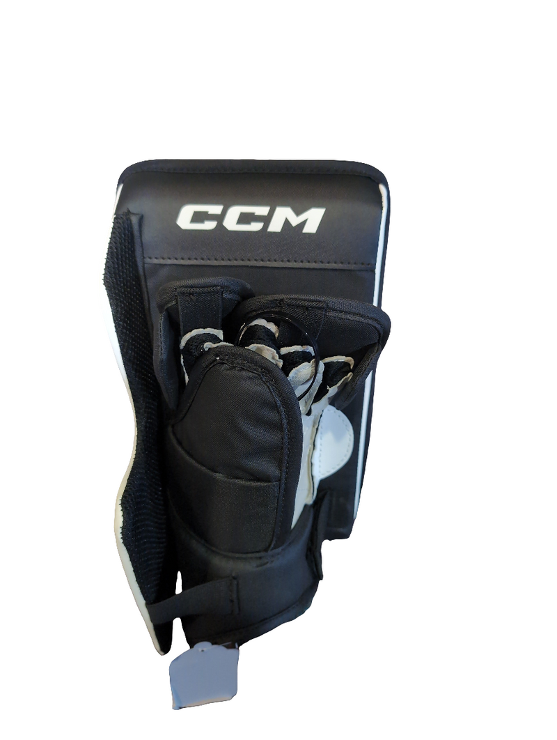 Load image into Gallery viewer, Slightly Used Full Right CCM Youth Flex 3 Hockey Goalie Blocker
