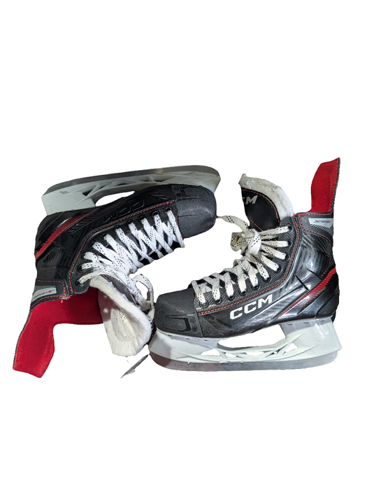 Used CCM Jetspeed FT455 Intermediate Size 6R Hockey Skates