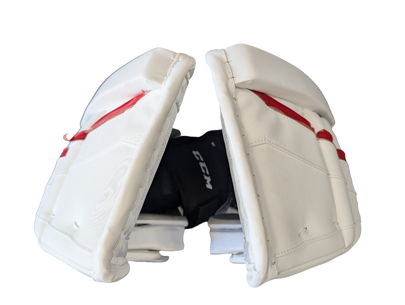Load image into Gallery viewer, Slightly Used CCM E-Flex E3.9 Intermediate 31+1&quot; Hockey Goalie Leg Pads
