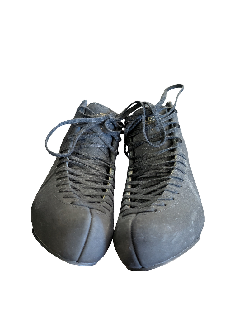 Load image into Gallery viewer, Slightly Used Edea Chorus Mens Size 270mm Figure Skate Boots
